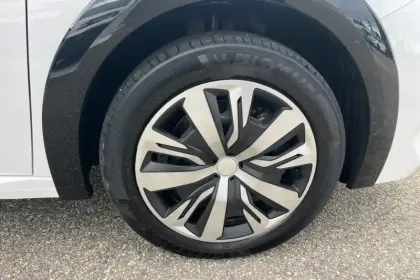 Photo 10 Peugeot 208  Electrique 50 kWh 136ch