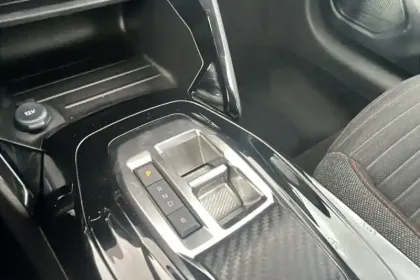 Photo 19 Peugeot 208  Electrique 50 kWh 136ch