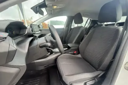 Photo 13 Peugeot 208  Electrique 50 kWh 136ch