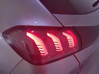 Photo 16 Peugeot 208  Electrique 50 kWh 136ch