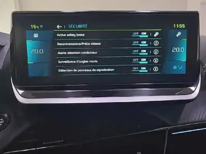 Photo 21 Peugeot 208  Electrique 50 kWh 136ch