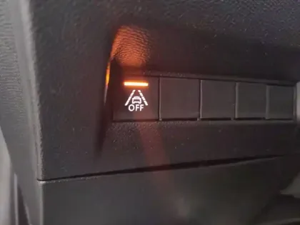 Photo 29 Peugeot 208  Electrique 50 kWh 136ch