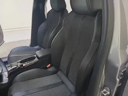 Photo 10 Peugeot 208  Electrique 50 kWh 136ch