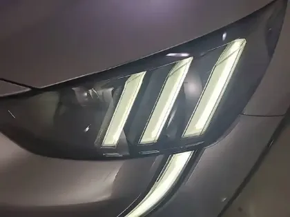 Photo 15 Peugeot 208  Electrique 50 kWh 136ch