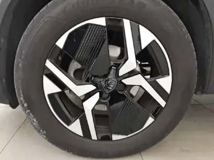 Photo 12 Peugeot 2008 Gén. II Ph2 GT 5