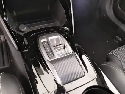 Photo 13 Peugeot 2008 Gén. II Ph2 GT 5