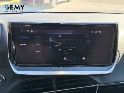 Photo 13 Peugeot 208  Electrique 54 kWh 156ch