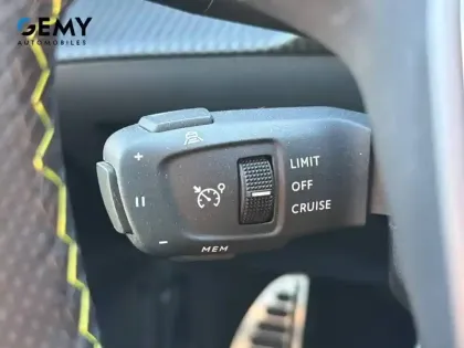 Photo 11 Peugeot 208  Electrique 54 kWh 156ch