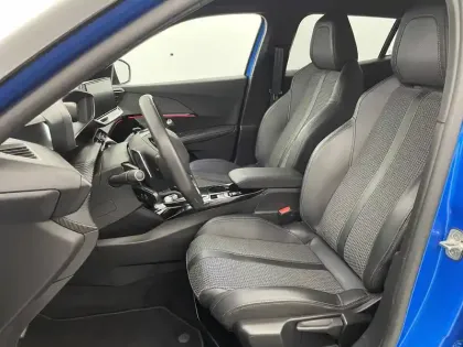 Photo 77 Peugeot 2008  PureTech 130 S&S EAT8