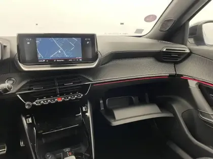 Photo 90 Peugeot 2008  PureTech 130 S&S EAT8