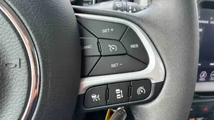 Photo 88 Jeep Renegade  1.5 Turbo T4 130 ch BVR7 e-Hybrid