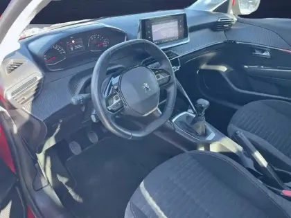 Photo 16 Peugeot 208  PureTech 100 S&S BVM6