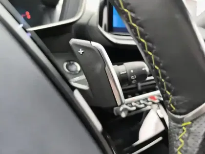 Photo 17 Peugeot 2008  BlueHDi 130 S&S EAT8 GT