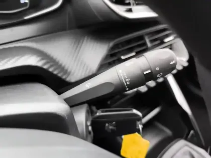 Photo 17 Peugeot 208  PureTech 75 S&S BVM5 Like