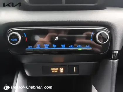 Photo 12 Toyota Yaris  Hybride 116h Design