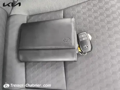 Photo 15 Toyota Yaris  Hybride 116h Design