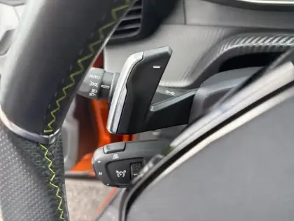 Photo 16 Peugeot 2008  PureTech 130 S&S EAT8 GT