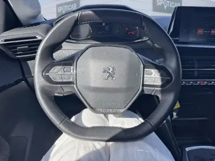 Photo 11 Peugeot 208  PureTech 100 S&S BVM6 Style