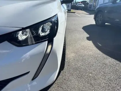 Photo 13 Peugeot 208  PureTech 100 S&S BVM6 Style