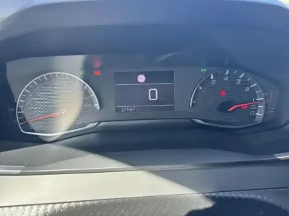 Photo 20 Peugeot 208  PureTech 100 S&S BVM6 Style