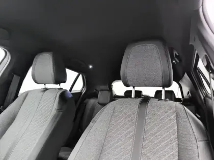 Photo 24 Peugeot 2008  PureTech 100 S&S BVM6 Allure