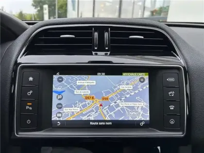 Photo 12 Jaguar F-Pace 2.0 D - 180 AWD