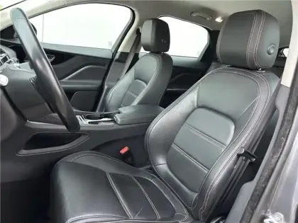 Photo 19 Jaguar F-Pace 2.0 D - 180 AWD