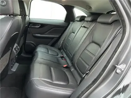 Photo 24 Jaguar F-Pace 2.0 D - 180 AWD