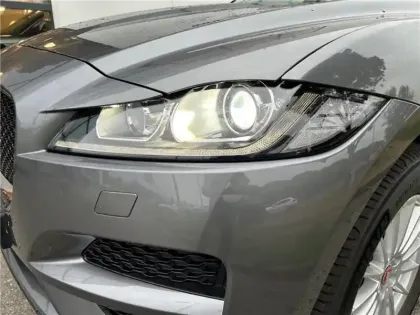 Photo 27 Jaguar F-Pace 2.0 D - 180 AWD