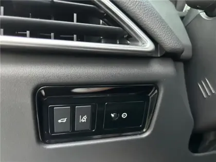 Photo 10 Jaguar F-Pace 2.0 D - 180 AWD