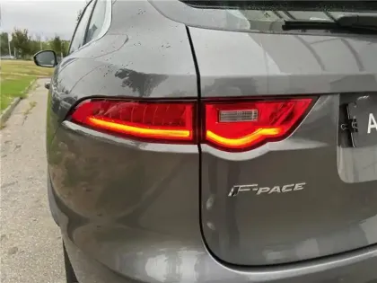 Photo 31 Jaguar F-Pace 2.0 D - 180 AWD