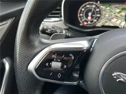 Photo 8 Jaguar F-Pace 2.0 - P400E PHEV AWD BVA8