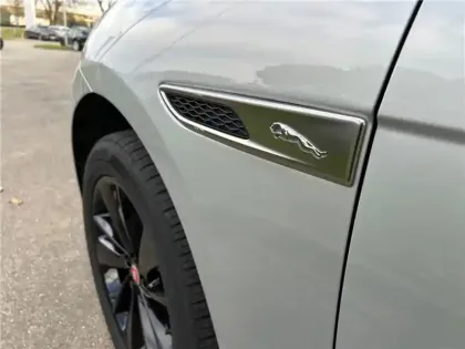 Photo 34 Jaguar F-Pace 2.0 - P400E PHEV AWD BVA8