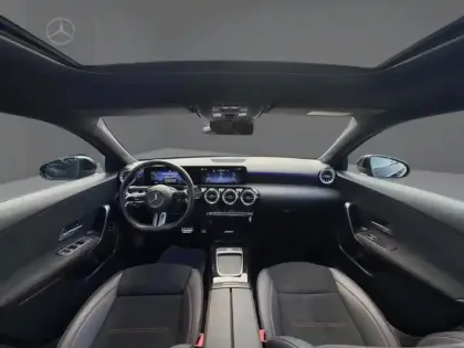 Photo 19 Mercedes Classe A 200 d Berline AMG Line