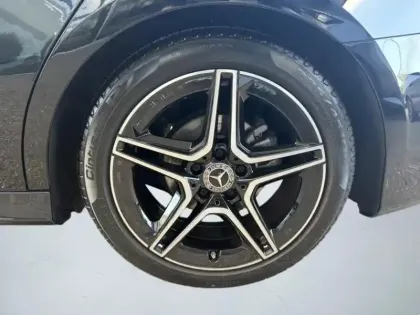 Photo 8 Mercedes Classe A 200 d Berline AMG Line