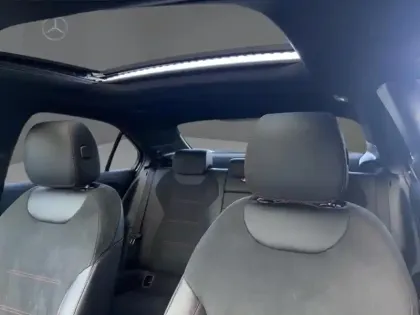 Photo 13 Mercedes Classe A 200 d Berline AMG Line