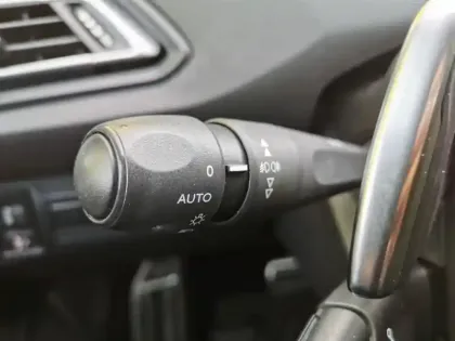 Photo 15 Peugeot 308 Gén. II Ph2 Style 5