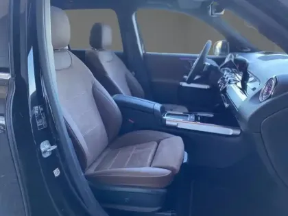 Photo 12 Mercedes GLB 200 d AMG Line