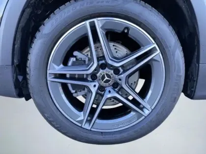 Photo 8 Mercedes GLB 200 d AMG Line