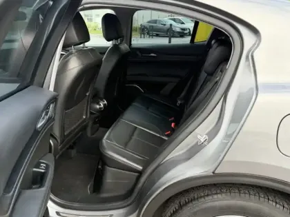 Photo 12 Alfa Romeo Stelvio Gén. I Ph1 Super 5