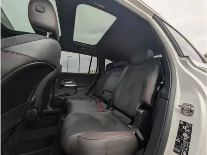 Photo 18 Mercedes GLB 200 d