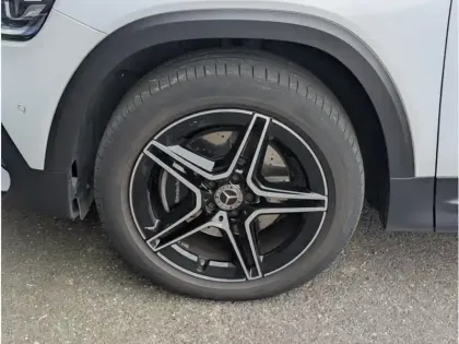 Photo 8 Mercedes GLB 200 d