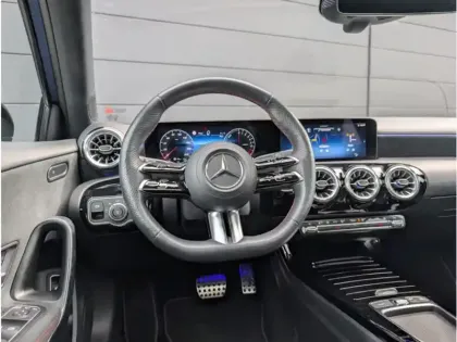 Photo 11 Mercedes Classe A 250 e Hybrid EQ 