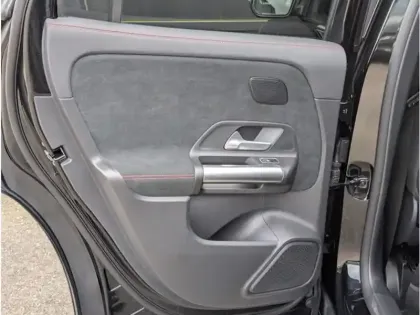 Photo 17 Mercedes GLA 250 e 