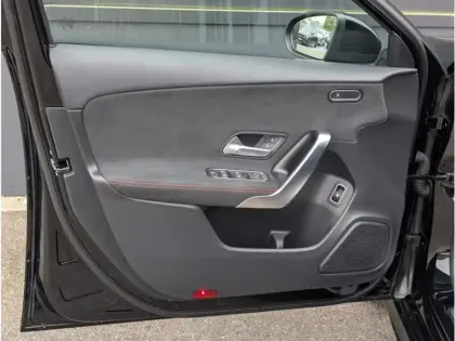 Photo 15 Mercedes Classe A 250 e Hybrid EQ 