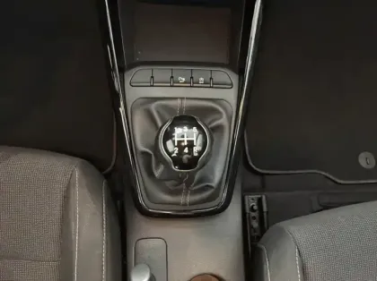 Photo 22 Kia Rio Gén. IV Ph1 NG Urban Edition 5