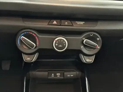 Photo 19 Kia Rio Gén. IV Ph1 NG Urban Edition 5