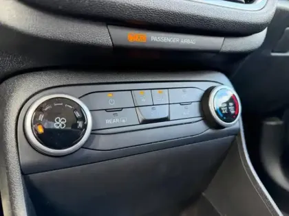 Photo 9 Ford Fiesta 1.1 85ch Cool & Connect 3p + Radars de recul