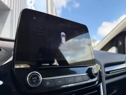 Photo 5 Ford Fiesta 1.1 85ch Cool & Connect 3p + Radars de recul