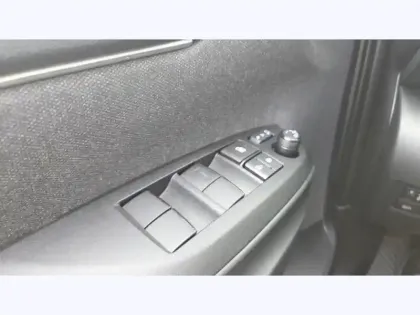 Photo 11 Toyota Yaris Hybride 116h Design